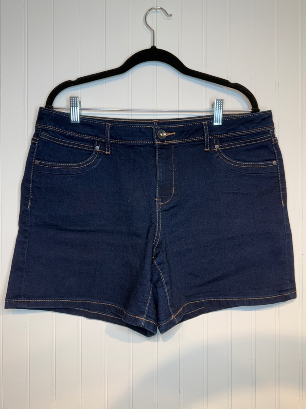 SIMPLY VERA | Vera Wang Jean Short size 12